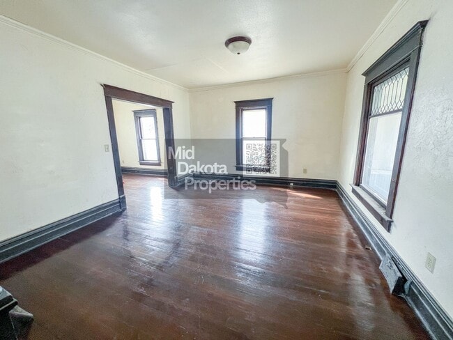 Building Photo - 401 W 11th Ave