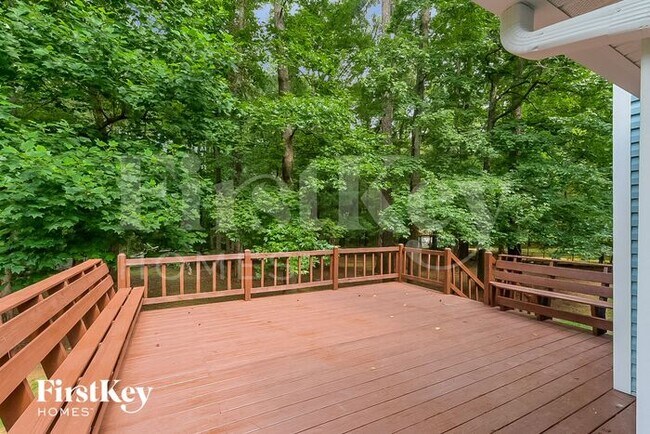 Building Photo - 470 Willow Ln