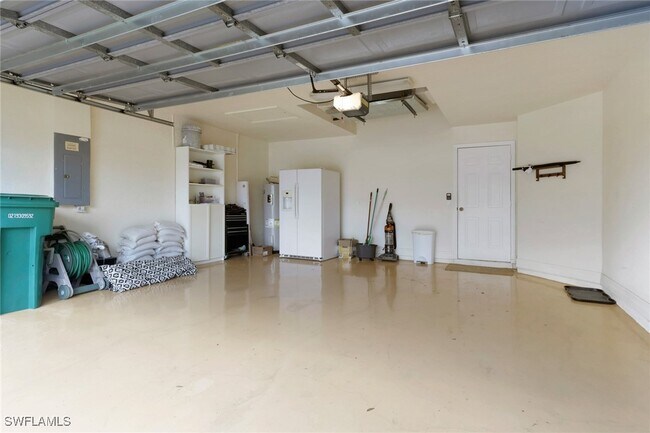 Building Photo - 15079 Sterling Oaks Dr