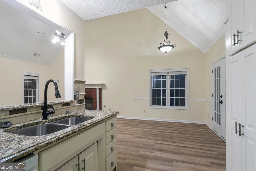 Building Photo - 160 Windward Dr
