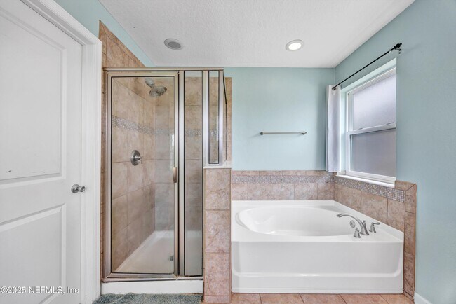 Building Photo - 12237 Woodview Dr