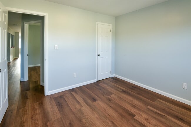 Building Photo - 45 E 51st St