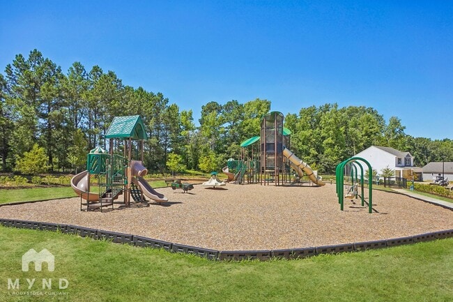 Building Photo - 132 Everglade Wy