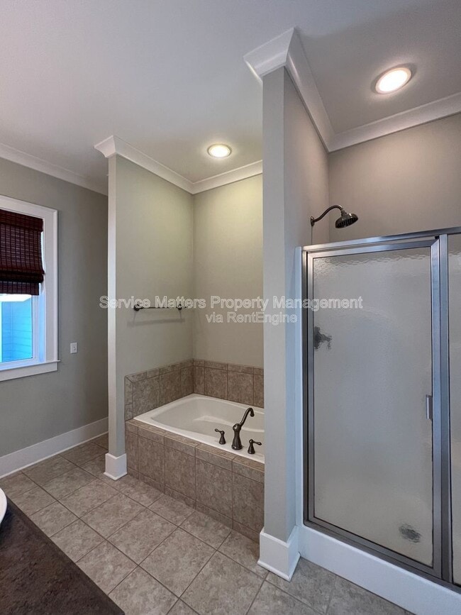 Building Photo - 1417 E Maxwell St