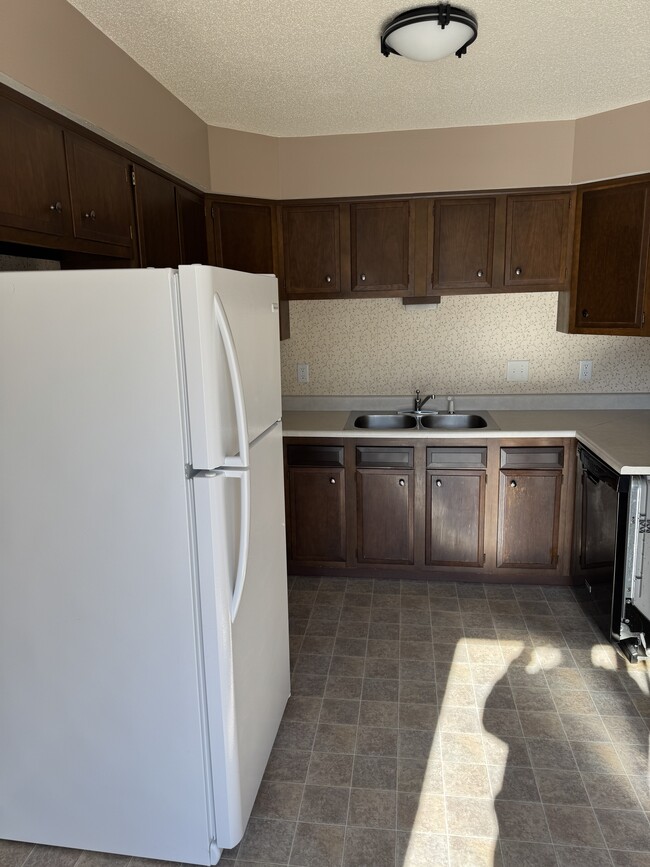 Building Photo - 295 Jamestown Rd