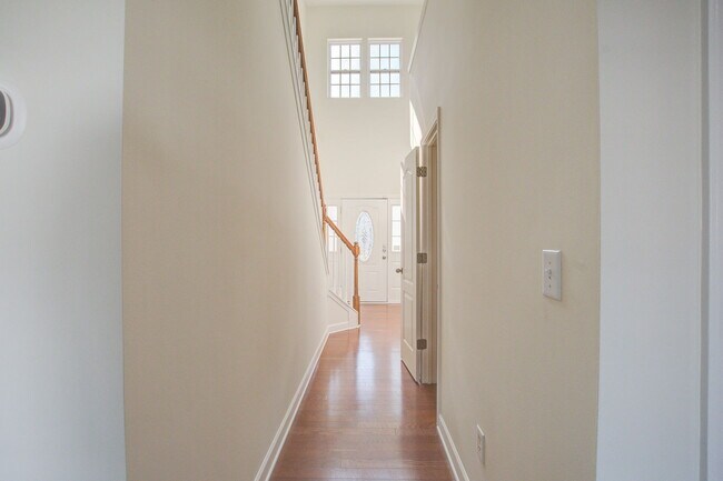 Building Photo - 156 Red Leaf Blvd