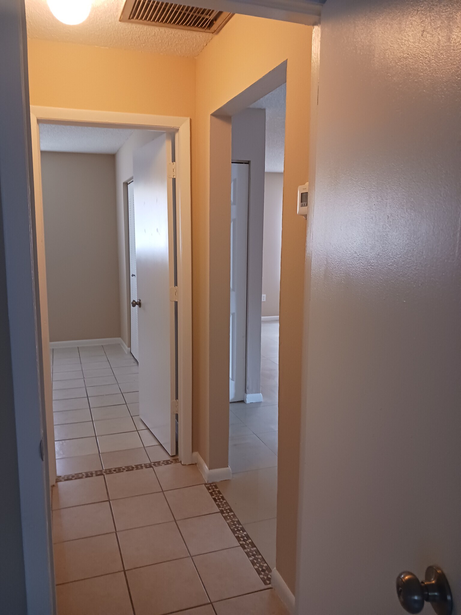 Building Photo - 4151 Pine Drop Ln