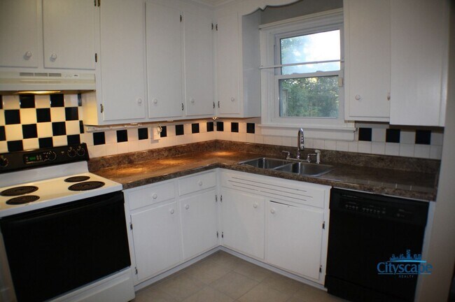 Building Photo - ADORABLE CAPE COD NEAR HENRICO DOCTORS HOS...
