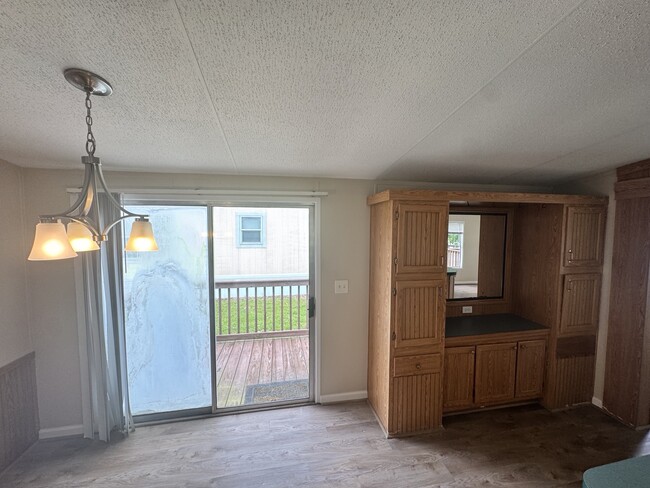Building Photo - 200 Raider Ln