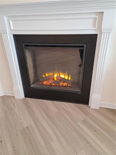 Building Photo - 160 Madison Bend