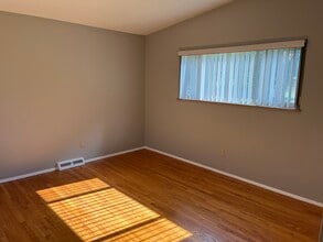 Building Photo - 2760 Flamingo Dr