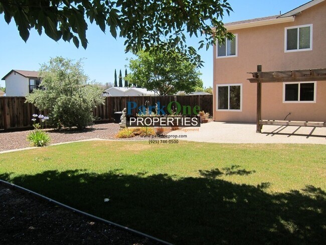 Building Photo - 4 Bedroom Livbermore Home Now Available!