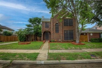 Building Photo - 535 Raintree Cir