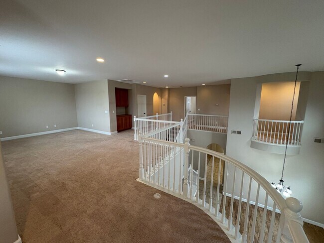 Building Photo - 3116 W Buena Vista Ave