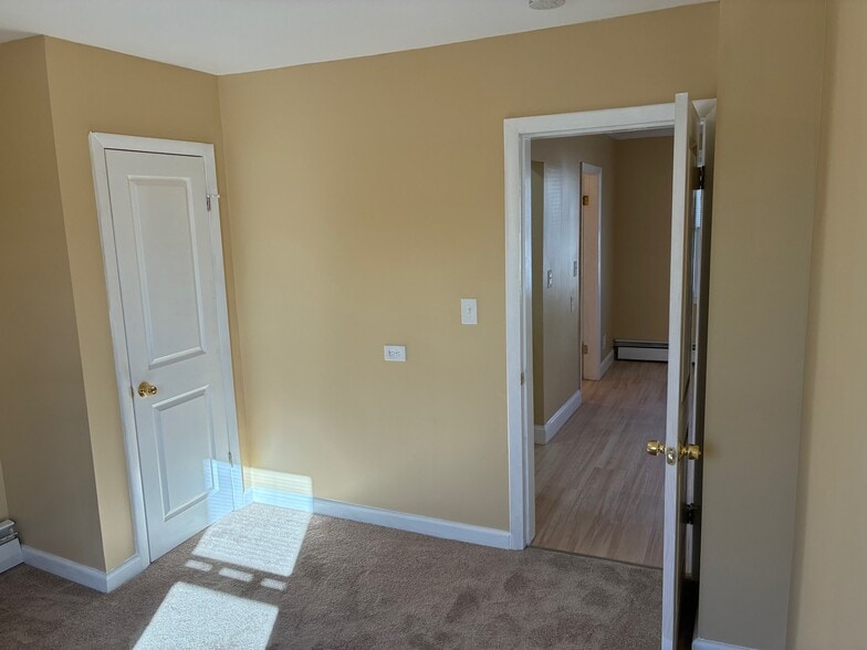 Building Photo - 9 Proctor St