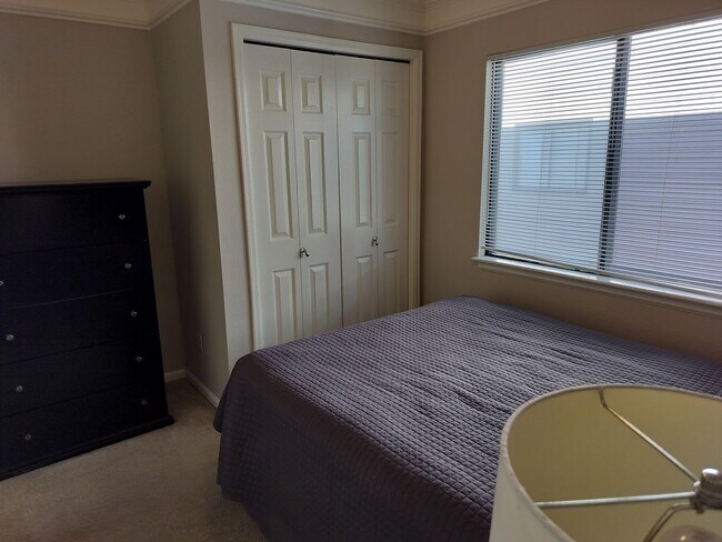 Building Photo - Immediate Move In special- Furnished/Pet friendly/ One bedroom Condo, short term lease of 30 days...