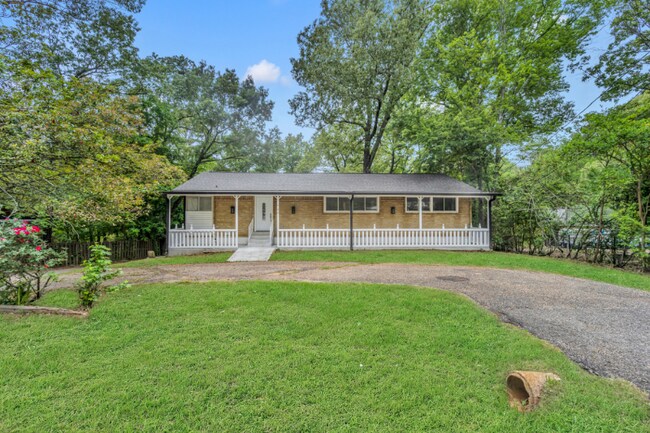 Primary Photo - 429 James Dr
