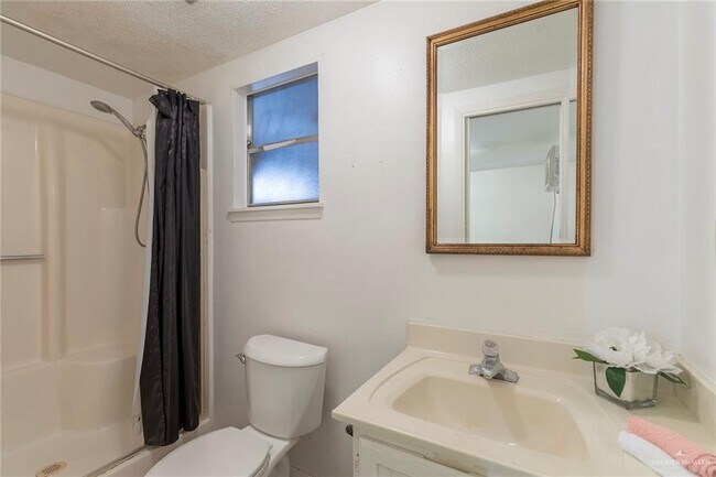 Building Photo - 21 Orchid Ave