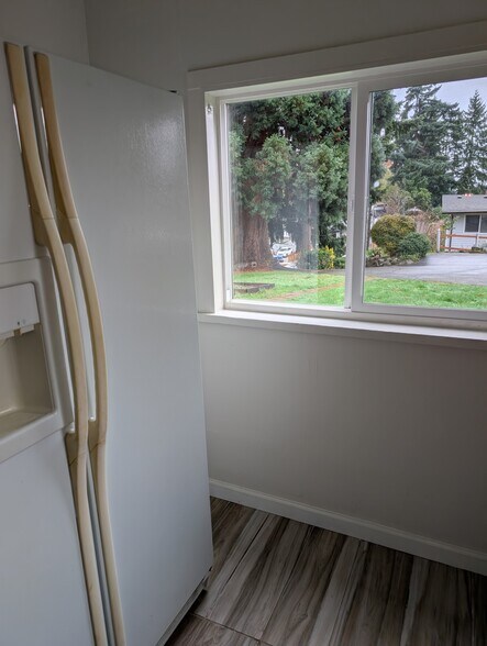 Building Photo - 10331 Wallingford Ave N