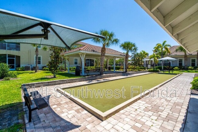 Building Photo - 2844 Esmeralda Dr