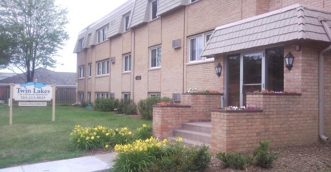Twin Lakes Apartments - Twin Lakes