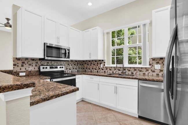 Building Photo - 3432 NE 15th Ave