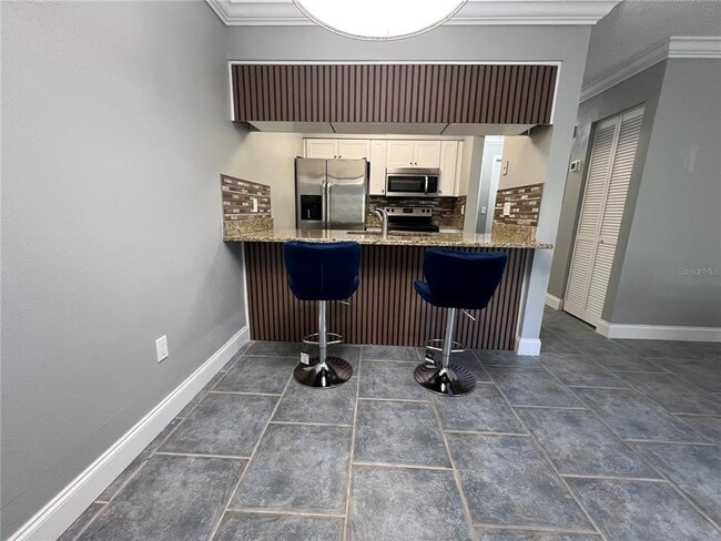 Building Photo - 306 S Habana Ave