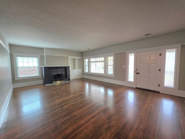 Building Photo - 135 N Lincoln Ave