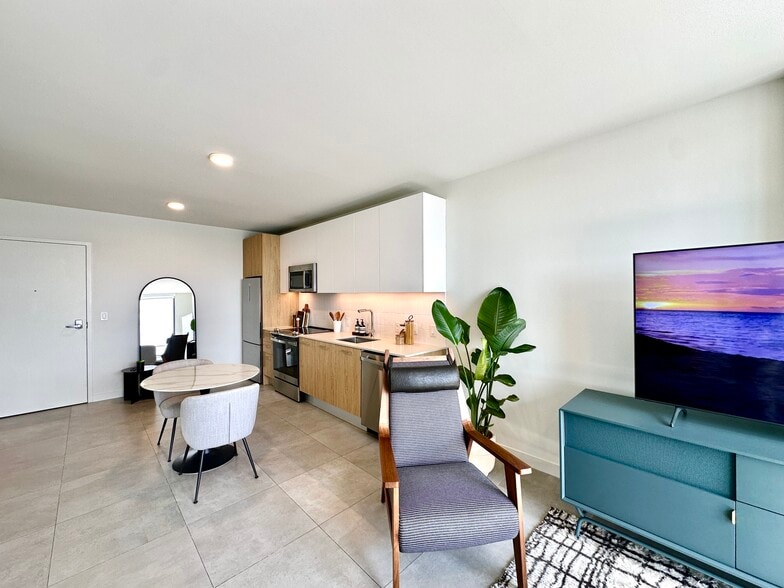 Building Photo - 337 NW 31st St