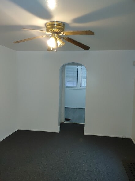 Building Photo - 11124 S Eggleston Ave