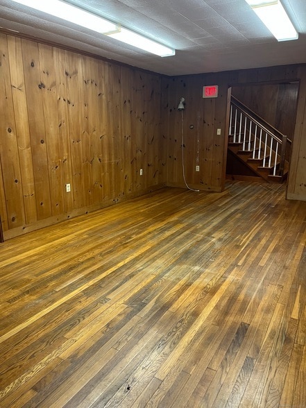 Building Photo - 103 Pequotsepos Rd