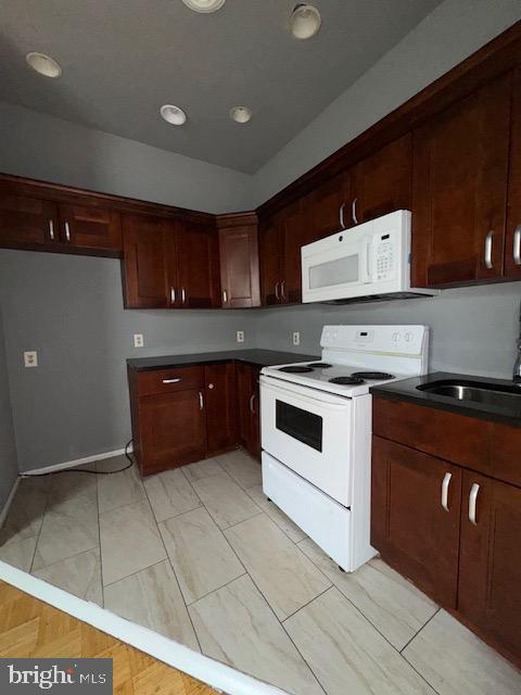 Building Photo - 4254 Parkside Ave