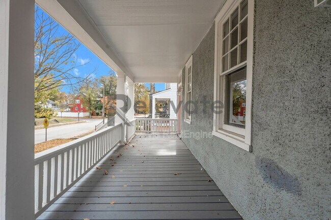 Building Photo - 3204 North Ave