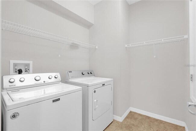 Building Photo - 2480 Seven Oaks Dr