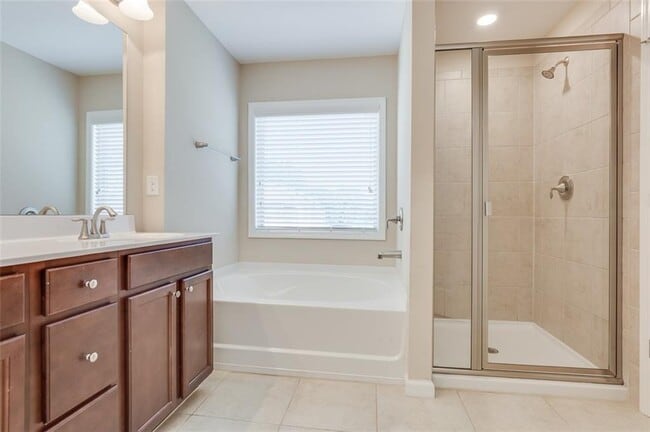 Building Photo - 809 Ivy Vine Pl