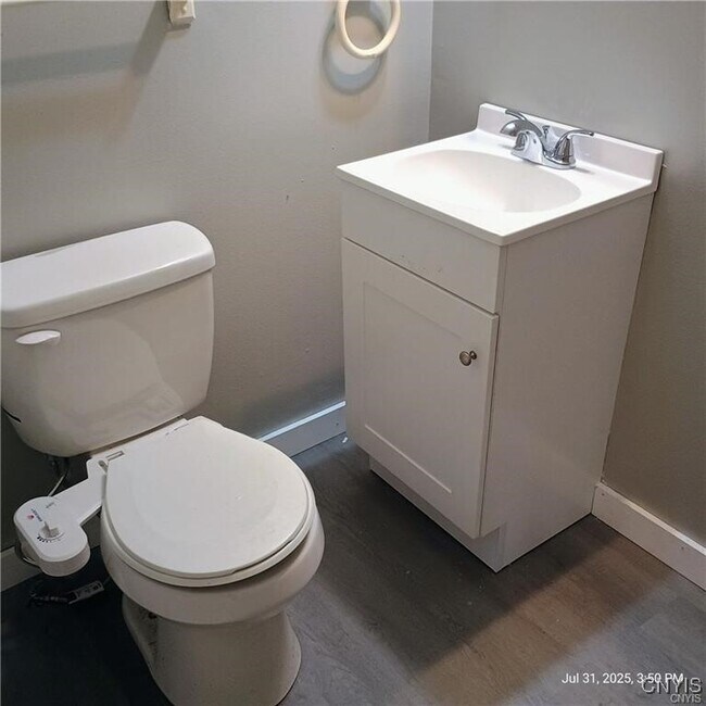 Building Photo - 227 Hixson Ave