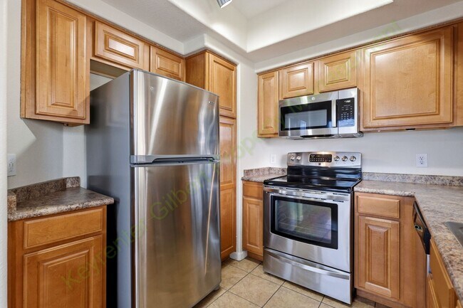 Building Photo - Freshly Updated 2-Bedroom Condo in Gated Lakeshore at Andersen Springs – New Paint & New Carpet!