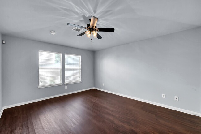 Building Photo - 7811 Holly Berry Ct