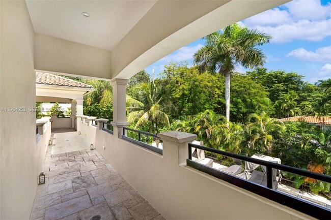 Building Photo - 2715 Cordova St