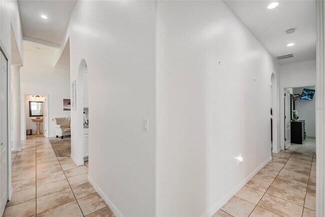 Building Photo - 2807 Deerfield St