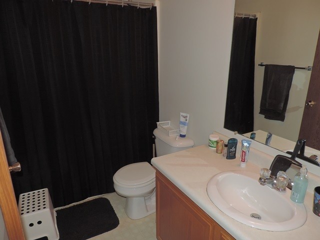 Building Photo - $995 | 2 Bedroom, 1 Bathroom Apartment | N...