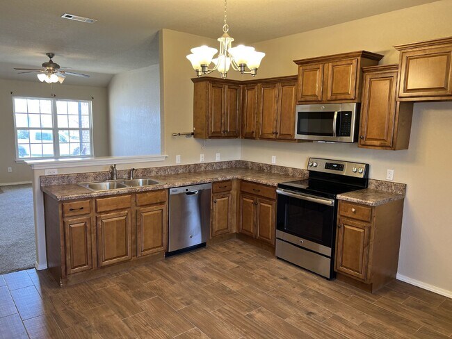 Building Photo - Charming 3 Bed, 2 Bath Rental Property in Barling, AR - Move-in Ready!