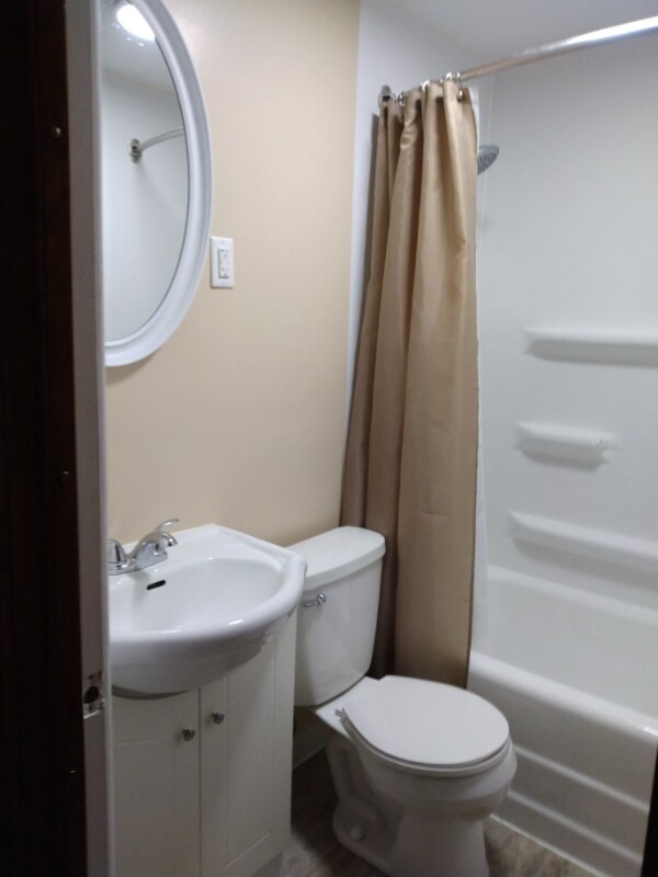 Building Photo - 1205 Cloquet Ave