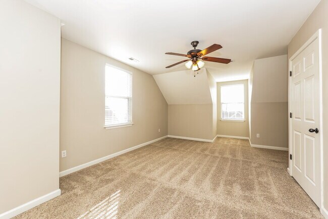 Building Photo - 2010 Slayton Dr