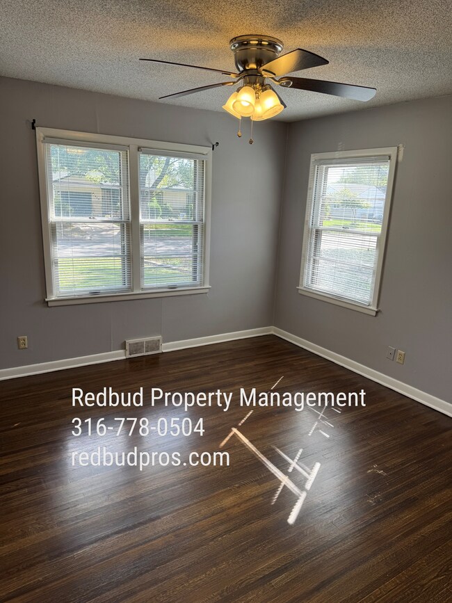 Building Photo - 639 S Courtleigh Dr