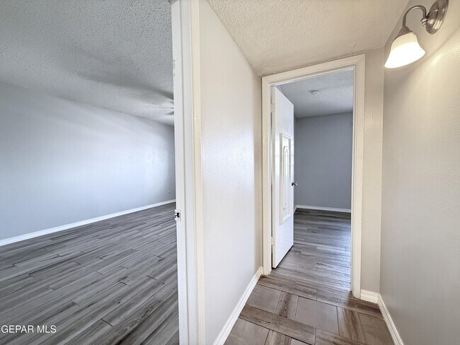 Building Photo - 4800 N Stanton St
