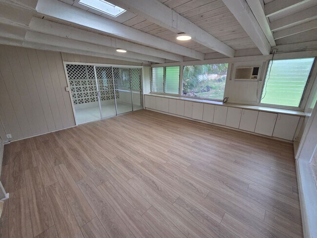 Building Photo - Charming 3 Bedroom 2 Bath Single Family Home in Manoa Valley