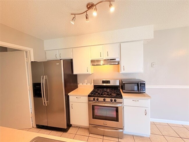 Building Photo - 14200 Sussman Ct