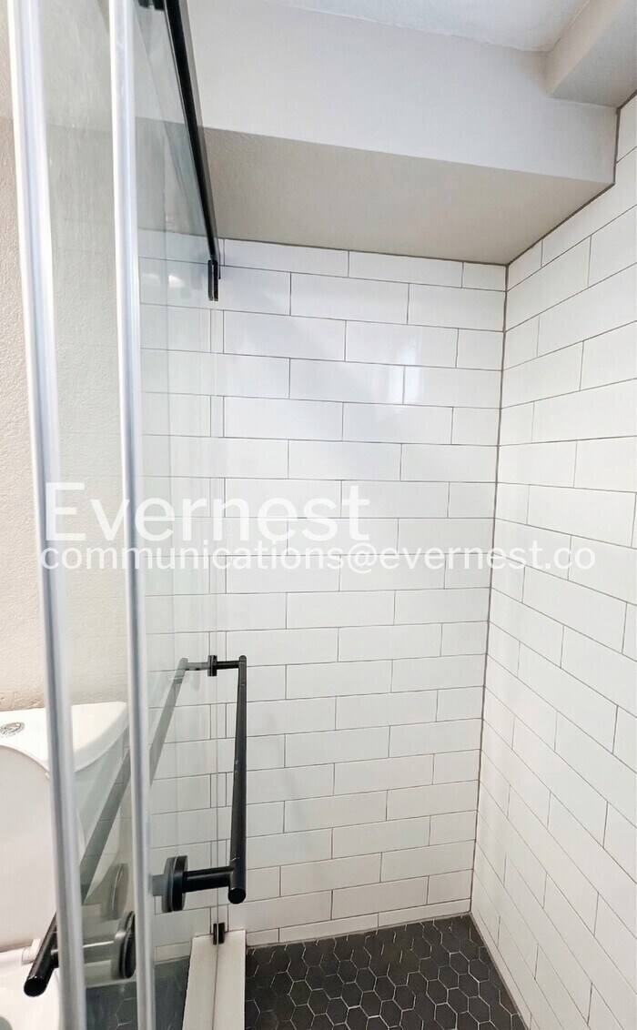 Building Photo - 4185 S Inca St