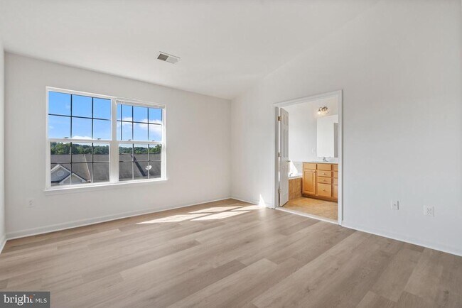 Building Photo - 200 Chesterbrook Ct
